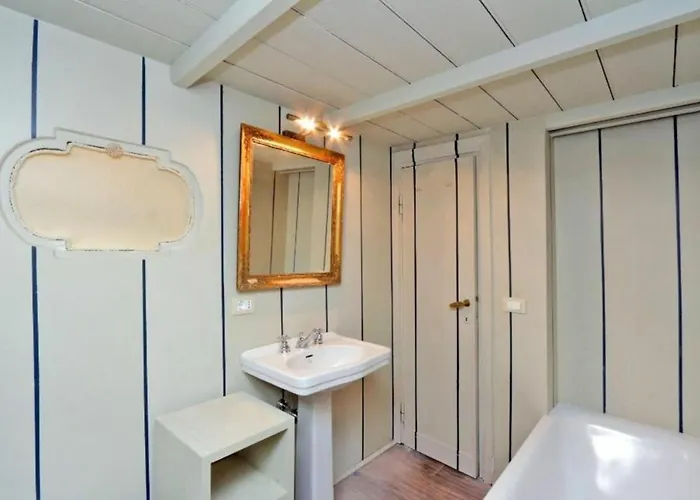In Centre Via Gregoriana By Halldis Apartment Rom